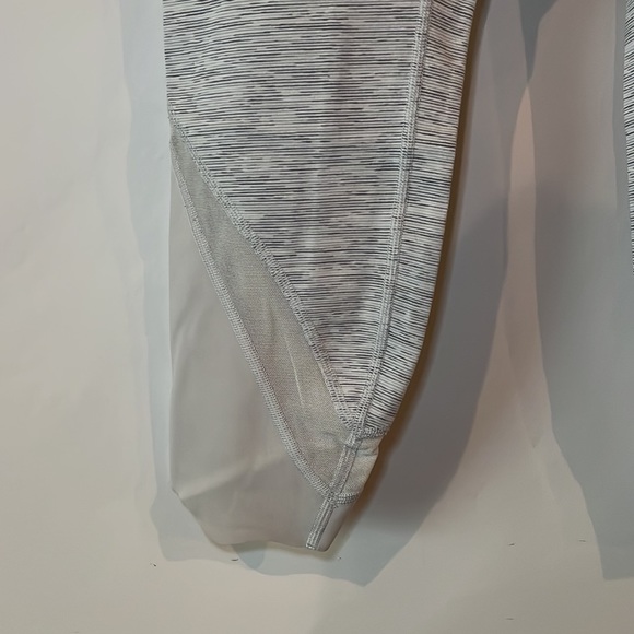 Lululemon Wunder Under Scalloped Hem High Rise Crop - Picture 2 of 6